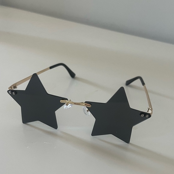 CLOSET CLEAROUT!!!! star&fire sunglasses + cute patches!!!!! - Picture 4 of 8